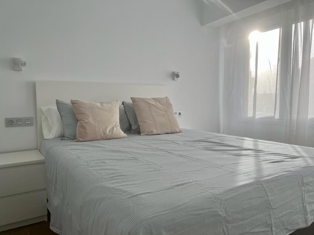 Malagueta 1 Linea De Playa Apartment Malaga Exterior photo