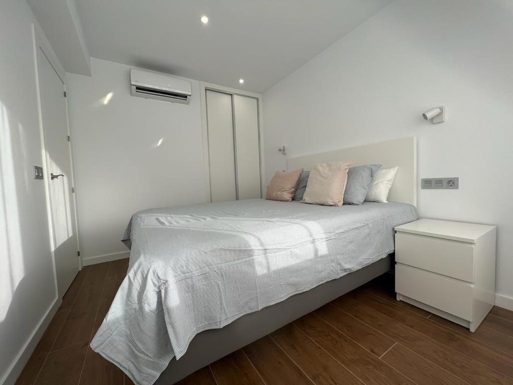 Malagueta 1 Linea De Playa Apartment Malaga Exterior photo